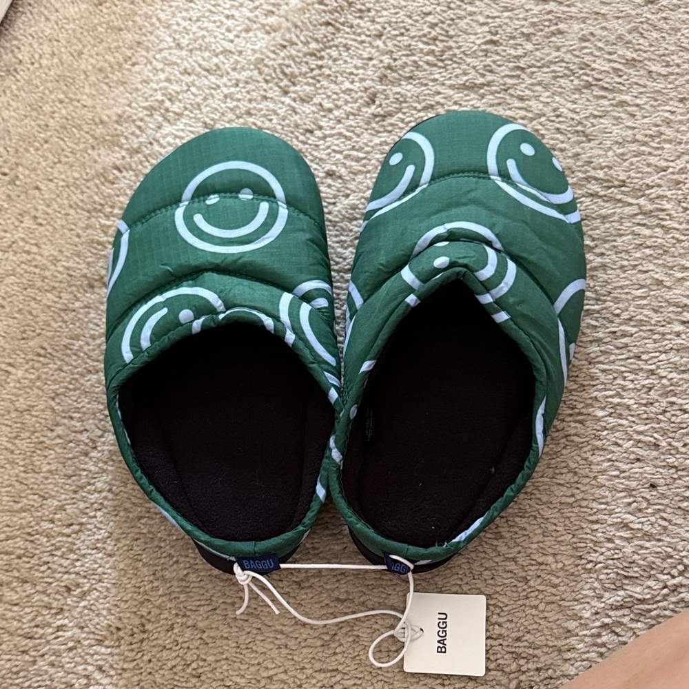 BAGGU Puffy Slippers with Green Smiley Design